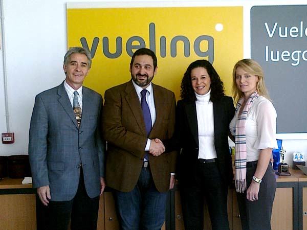 Make a Wish Spain firma acuerdos con Vueling y la Fundació FC Barcelona