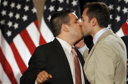 Un juez federal de EEUU avala los la constitucionalidad de los matrimonios homosexuales en California
