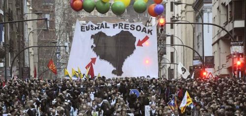Un juzgado suspende un pasacalles a favor de los presos de ETA en las fiestas de Arrasate