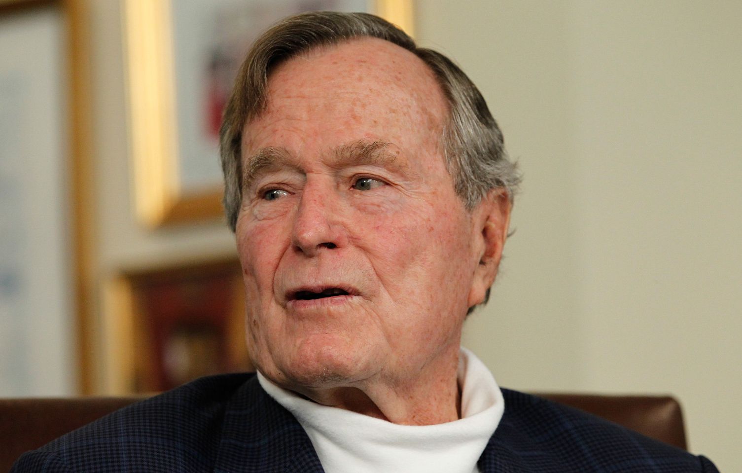 George Bush padre, hospitalizado en Texas por problemas respiratorios