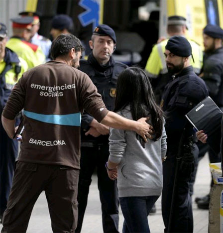 Un menor mata con un machete a un profesor y hiere a varias personas en un instituto barcelonés
