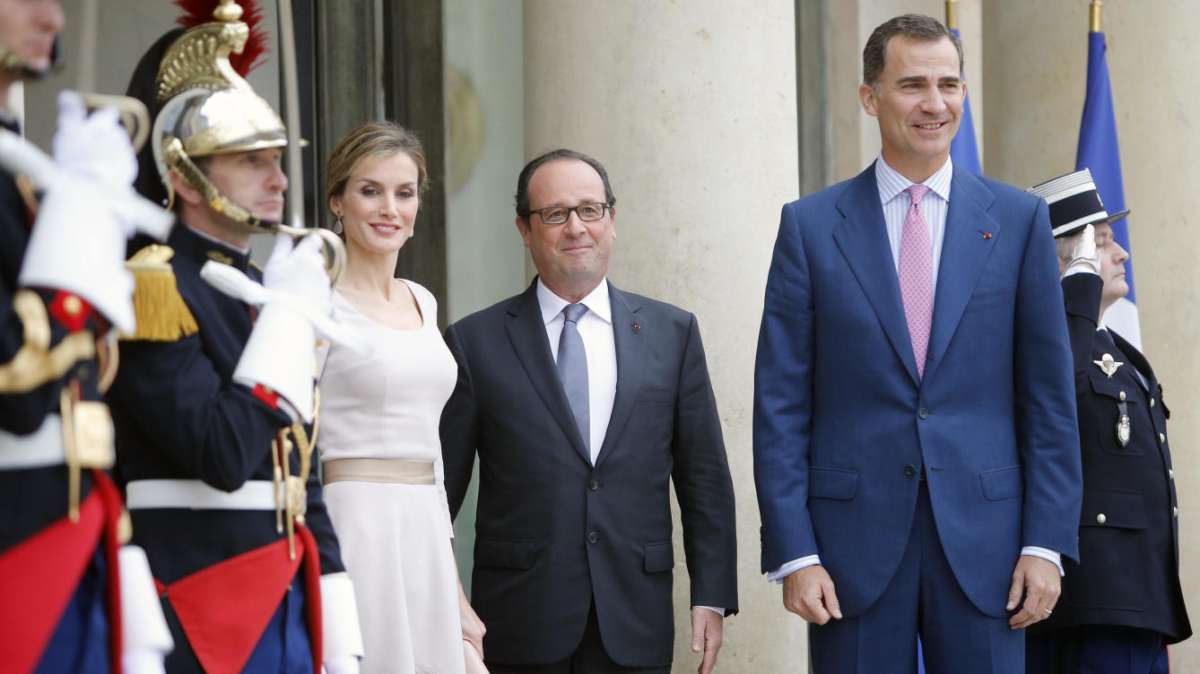 Los Reyes reanudan este martes su visita de tres días a Francia aplazada por la tragedia de Germanwings