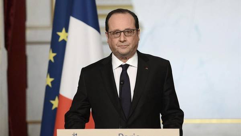 Hollande podría prolongar seis meses el estado de emergencia