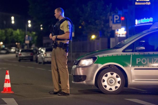 Los terroristas de Ansbach y Wüzburg contactaron con el EI