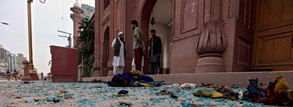 Al menos once muertos en el ataque suicida contra un juzgado en Pakistán