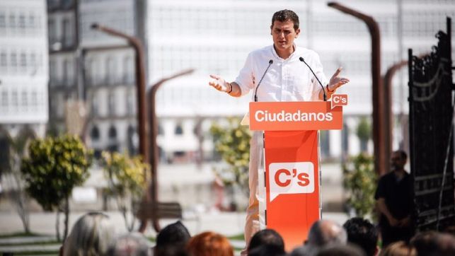 Rivera ofrece a Feijóo un pacto como el de C's en Madrid si no logra mayoría absoluta