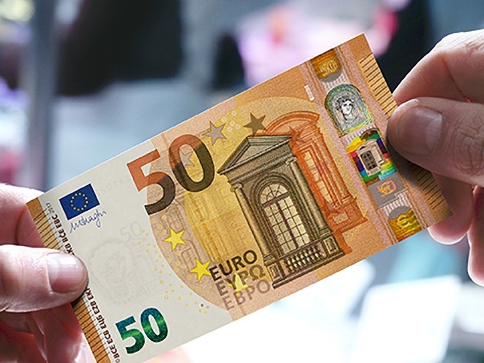El nuevo billete de 50 euros entra este martes en circulación