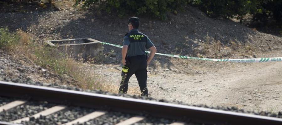 La autopsia de Lucía pone en duda que caminara tres kilómetros por las vías del tren