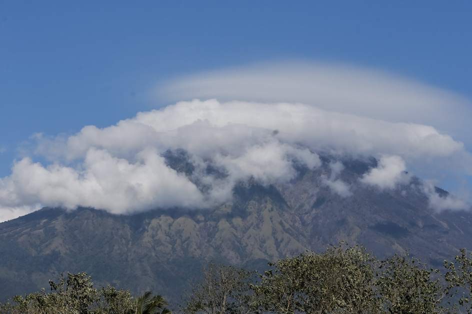 Más de 144.000 evacuados en Bali por la inminente erupción del volcán Agung