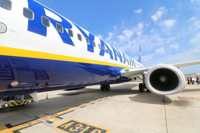Fomento abre un expediente informativo a Ryanair por cancelar 2.000 vuelos