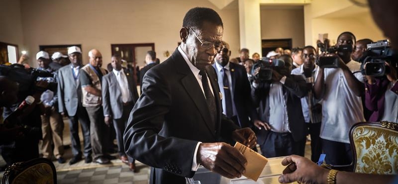 Obiang vence con un 94,9% de votos entre acusaciones de fraude