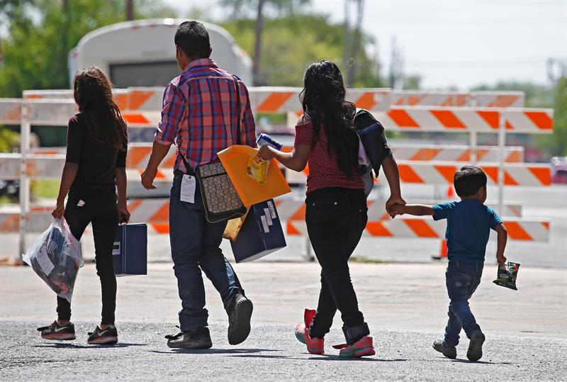 La justicia de EEUU ordena reunificar a todas las familias de inmigrantes separadas