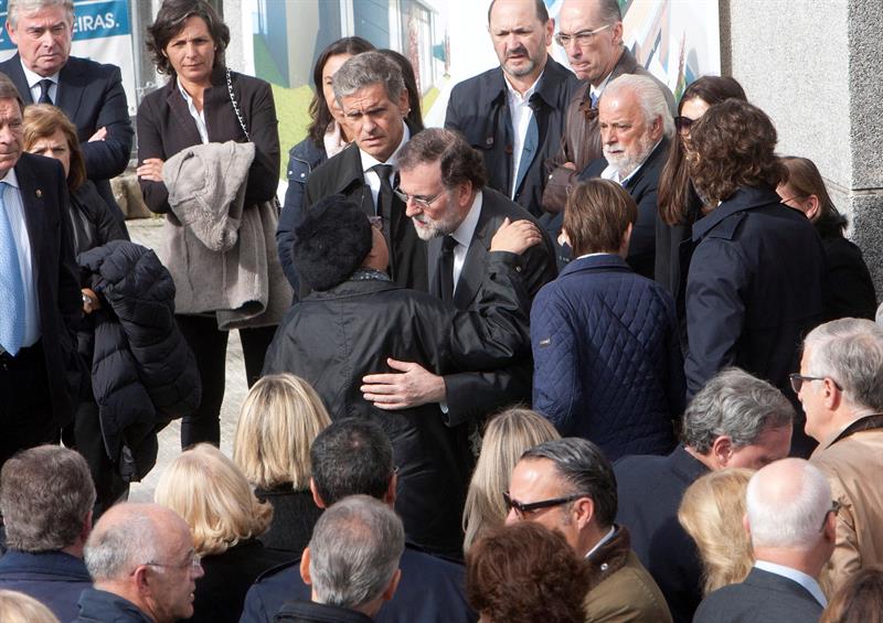 Resultado de imagen para Fotos de Rajoy en la capilla ardiente de Rubalcaba
