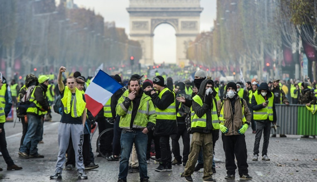 Al menos 34 detenidos en París en el 'Acto VIII' de los 'chalecos amarillos'