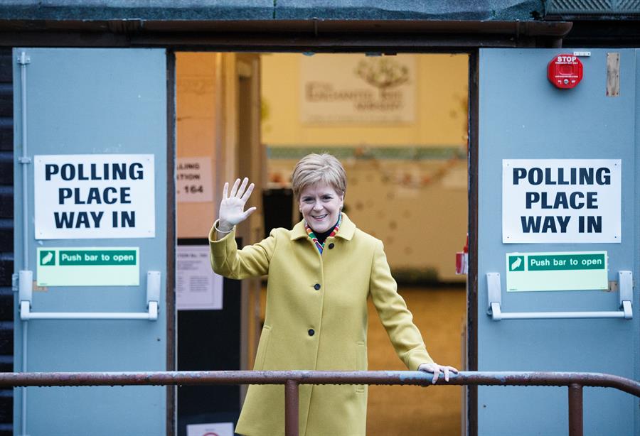 Los nacionalistas arrasan en Escocia y claman por un nuevo referéndum de independencia