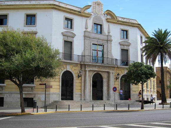 Condenado el conserje de un colegio de Ceuta a 42 años de prisión por abusar de 12 niñas