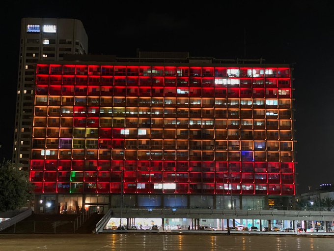 Tel Aviv proyecta la bandera de España en solidaridad por el coronavirus