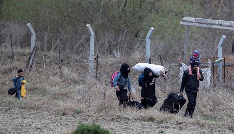 Grecia ampliará la valla fronteriza con Turquía para restringir por completo la llegada de migrantes