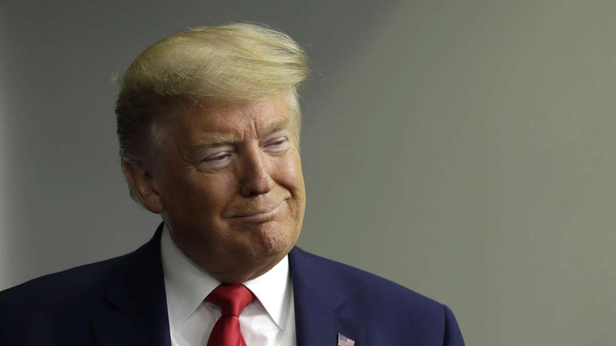 EEUU recomienda taparse la cara en público, pero Trump dice que él no lo hará