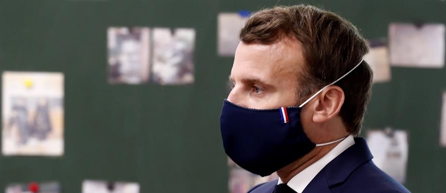 Macron se enfrenta a alcaldes, profesores y expertos por la reapertura de colegios en Francia