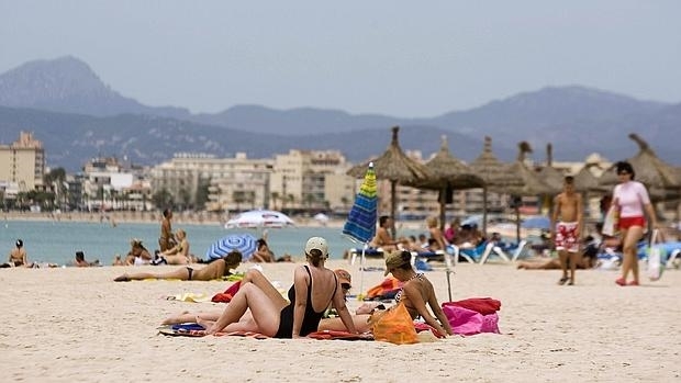 Baleares, Canarias y Cataluña encabezan los descensos del PIB en 2020