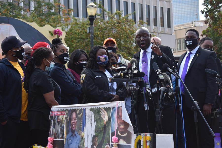 Louisville pide la cabeza del fiscal del 'caso Taylor' en el tercer día de protestas