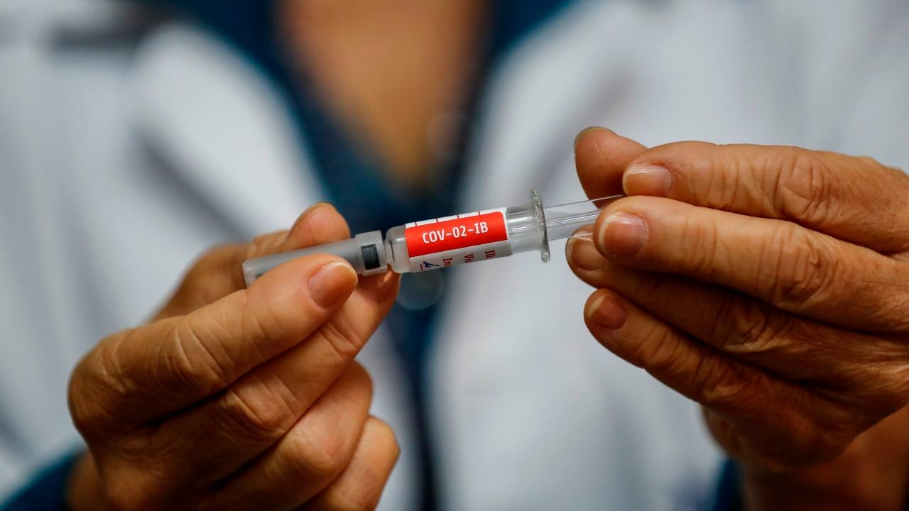 Sanidad calcula que España podrá inmunizar a 10 millones de personas con la vacuna de Pfizer a principios de 2021