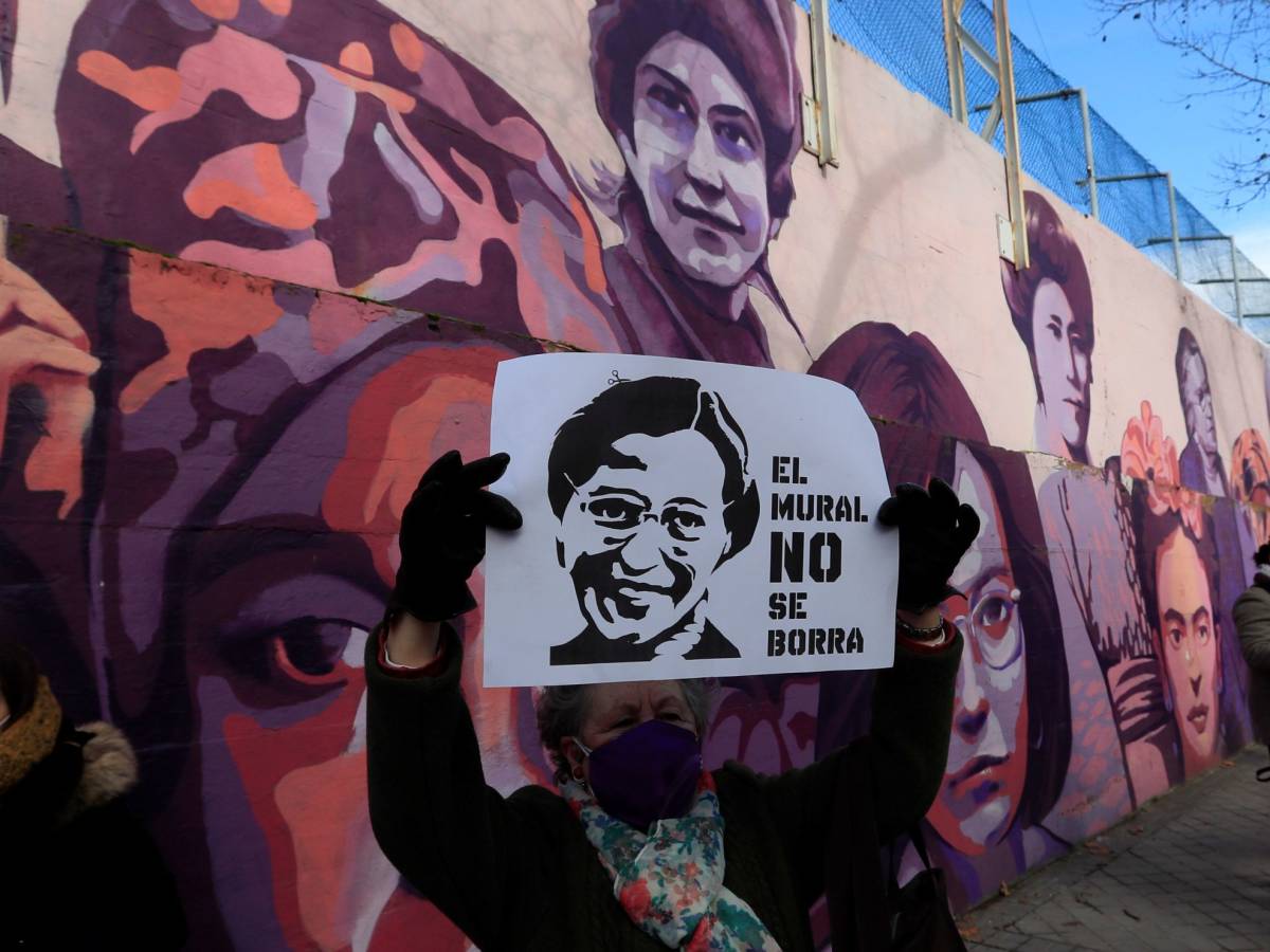 El Ayuntamiento de Madrid acuerda mantener el mural feminista tras la "rectificación" de Ciudadanos