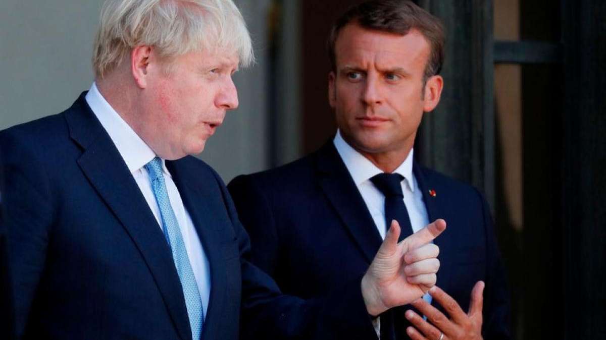 Johnson sugiere que Francia podría estar violando el acuerdo pesquero postbrexit