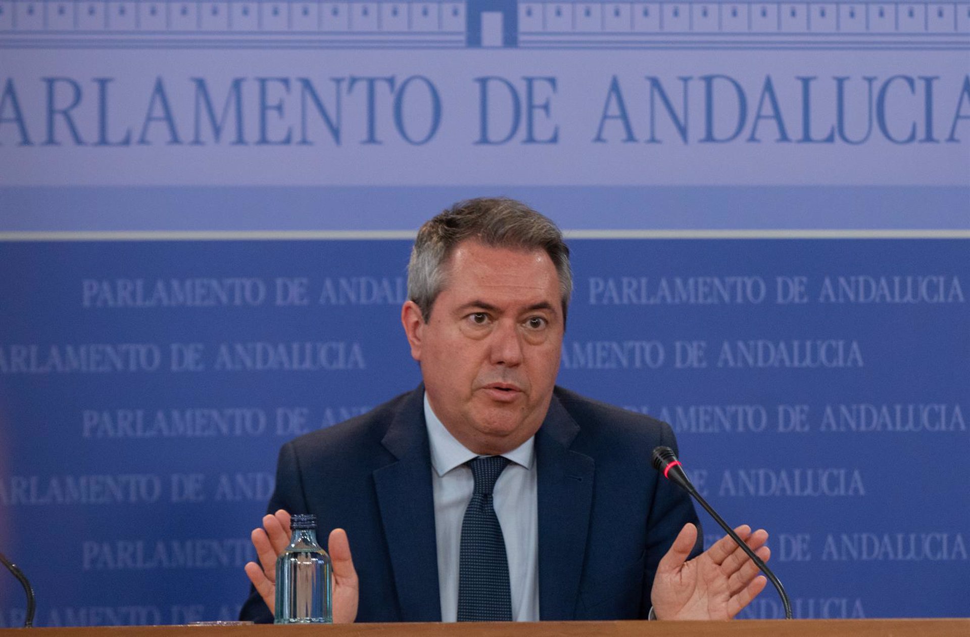 Espadas insiste en que Andalucía no tiene presupuestos por Vox y no por el PSOE andaluz