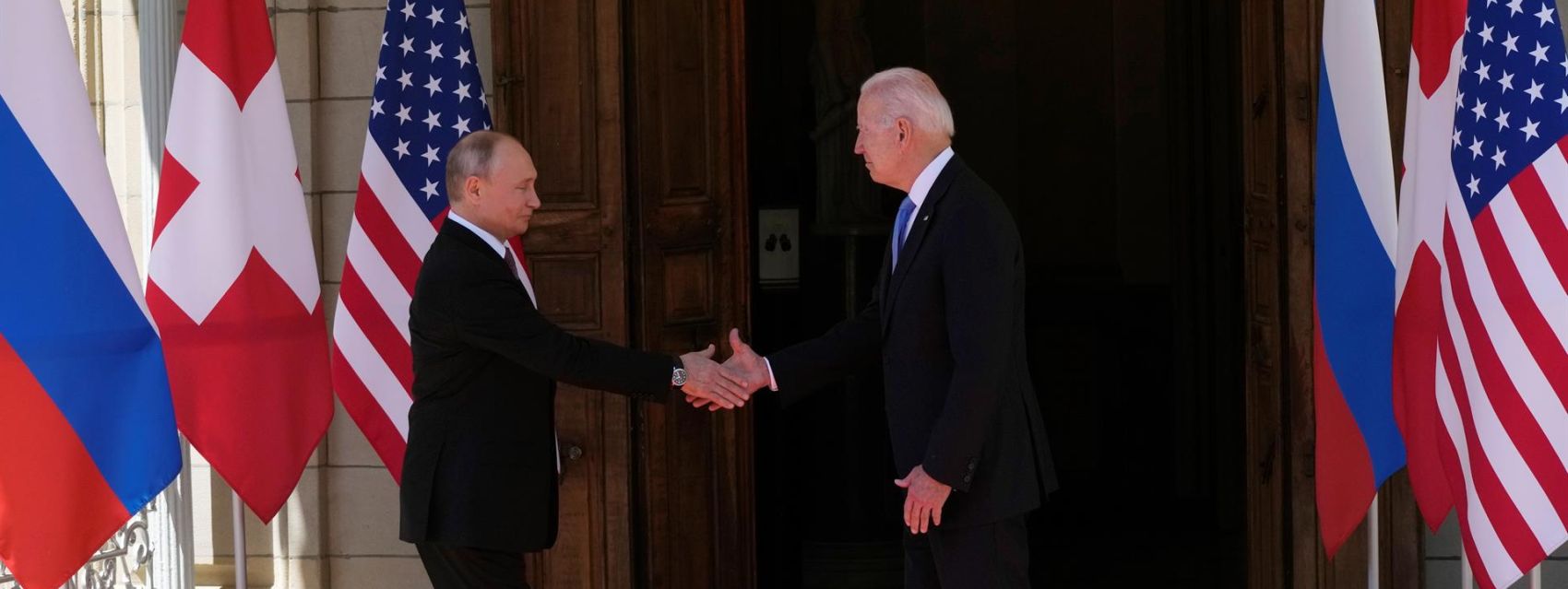 Putin y Biden mantendrán una reunión telemática este martes