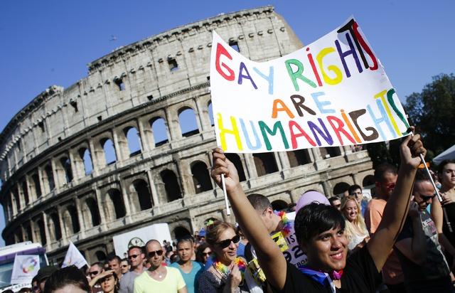 El Vaticano pide cambios al Gobierno de Italia en su proyecto de ley contra la homofobia