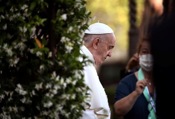 El Papa, sobre su reciente operación de colon: "Un enfermero me salvó la vida"