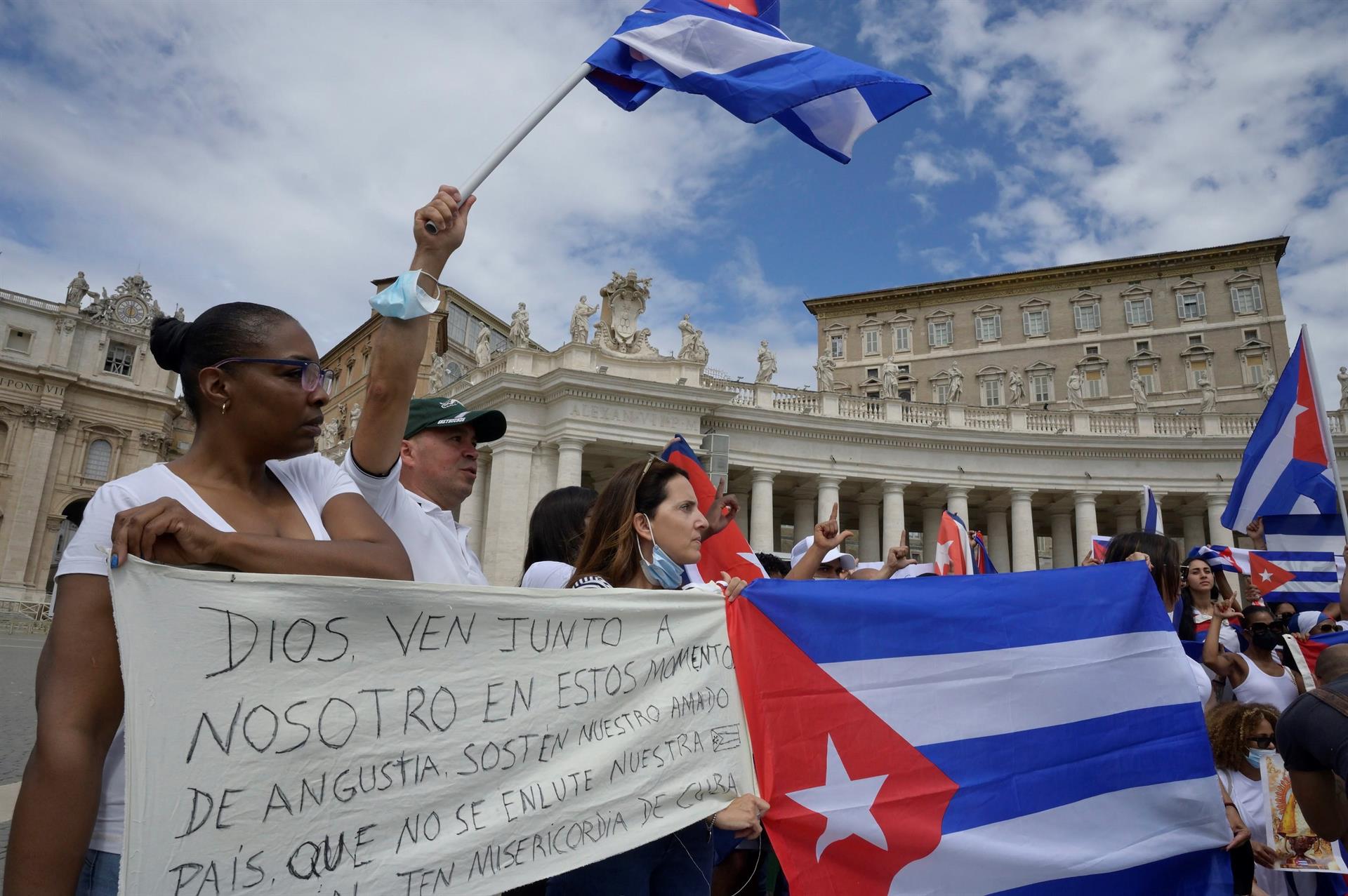 El Papa llama al diálogo en Cuba para construir "una sociedad más justa y fraterna"