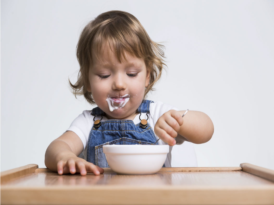 ¿Pueden los niños comer yogur natural?