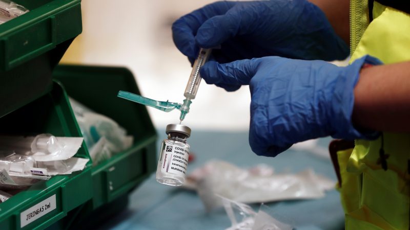 Sánchez confirma que la vacuna española contra el covid verá la luz en el primer semestre de 2022
