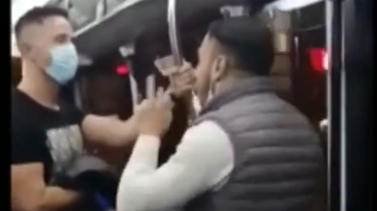 Detenido el hombre que agredió brutalmente a un policía en un autobús de Zaragoza por recriminarle ir sin mascarilla
