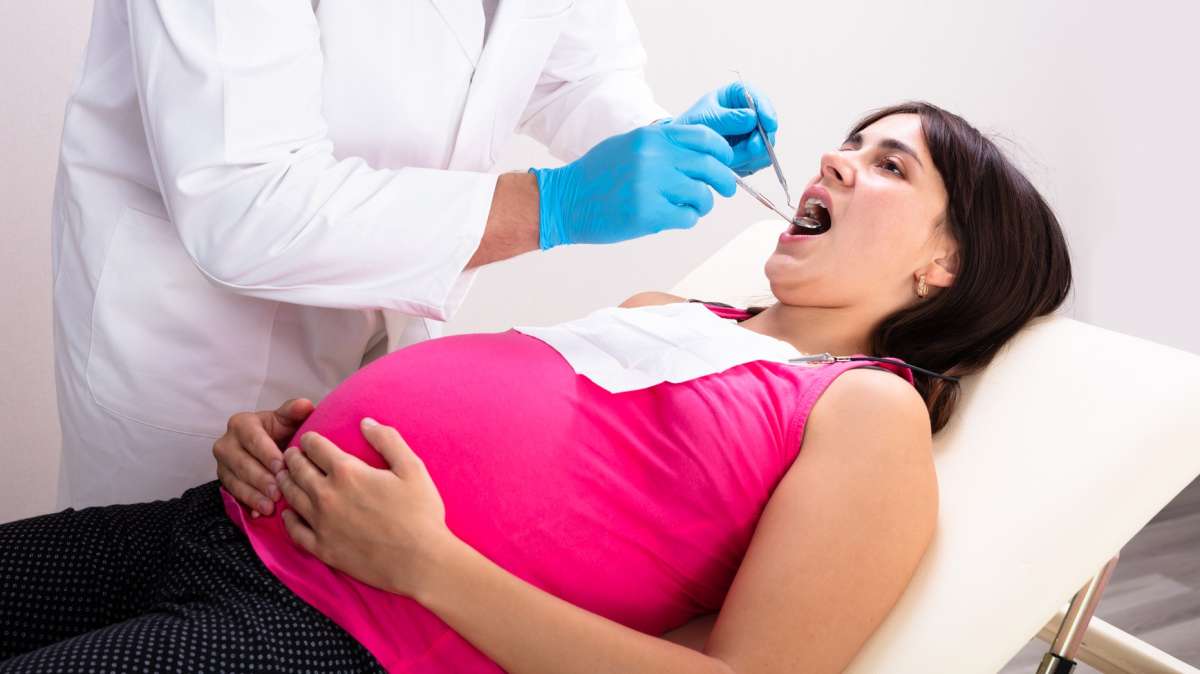 Esto es lo que debes hacer si te duele una muela durante el embarazo