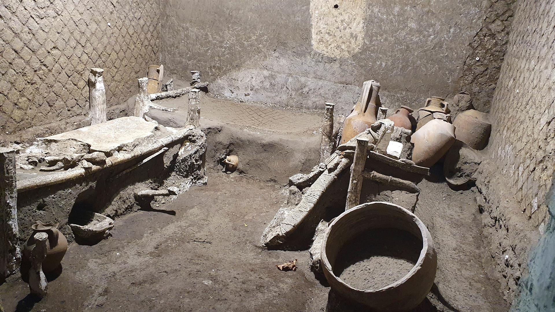 Los arqueólogos de Pompeya muestran la habitación de unos esclavos bien conservada