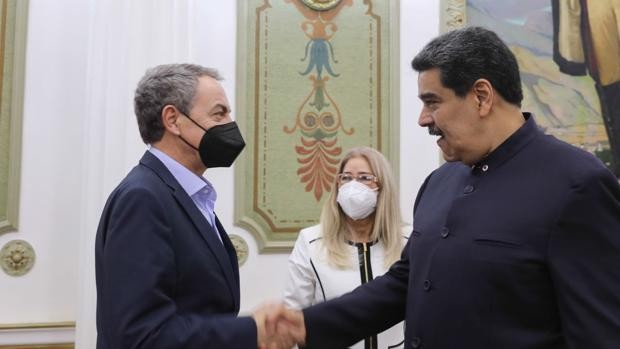 El PP afea a Albares el "silencio cómplice" del Gobierno ante el "blanqueamiento" de Zapatero a Maduro