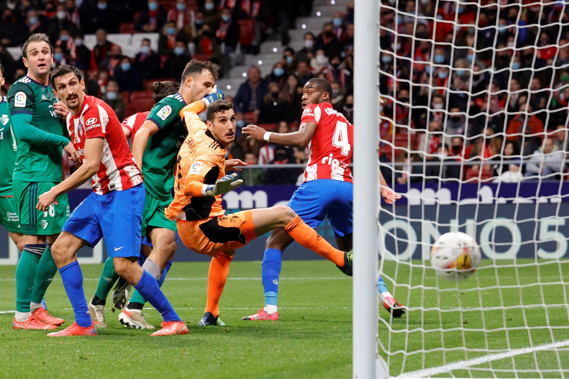 Un gol en el minuto 87 da la victoria al Atlético frente a Osasuna