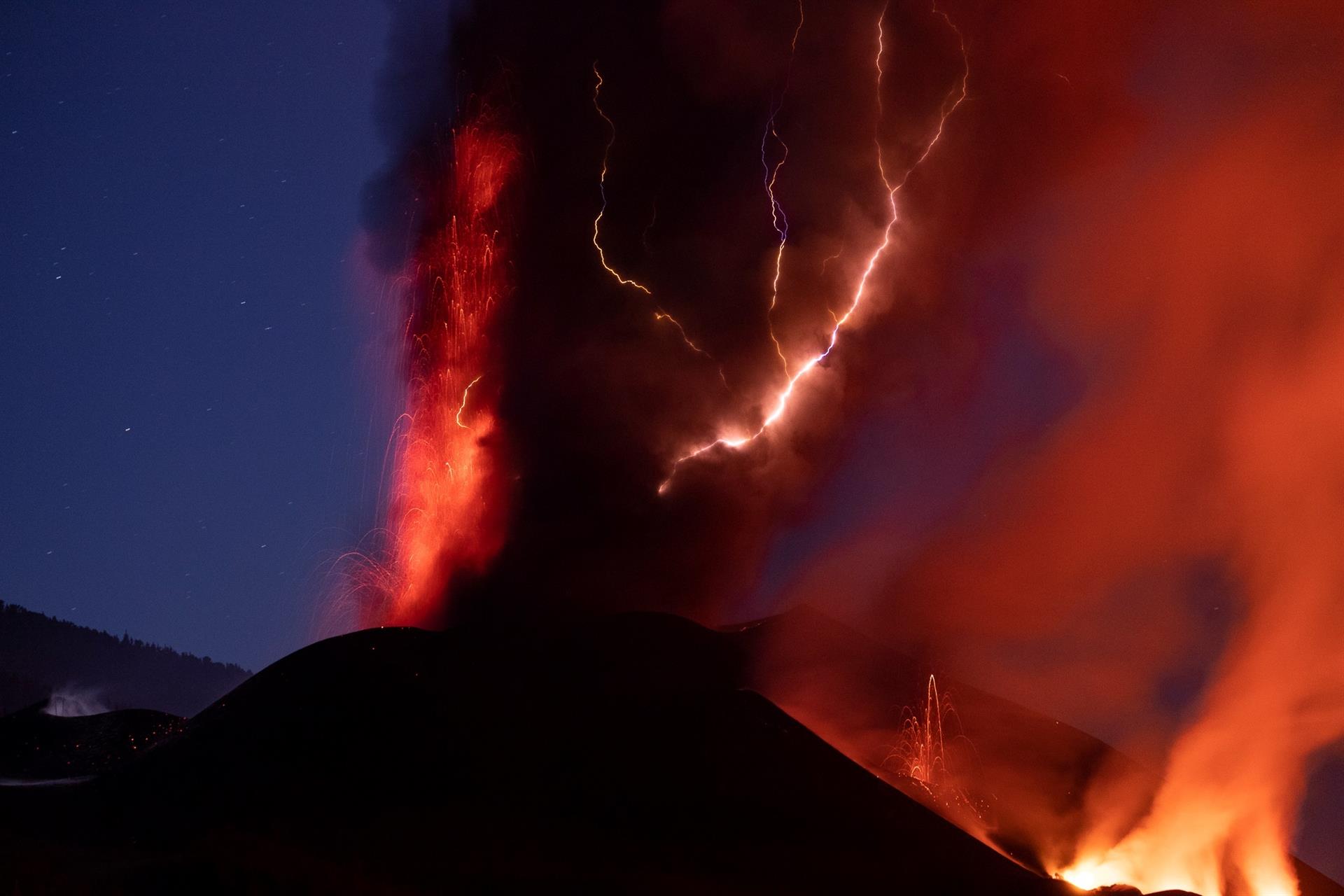 El volcán de Cumbre Vieja eleva su índice de explosividad por la emisión de piroclastos