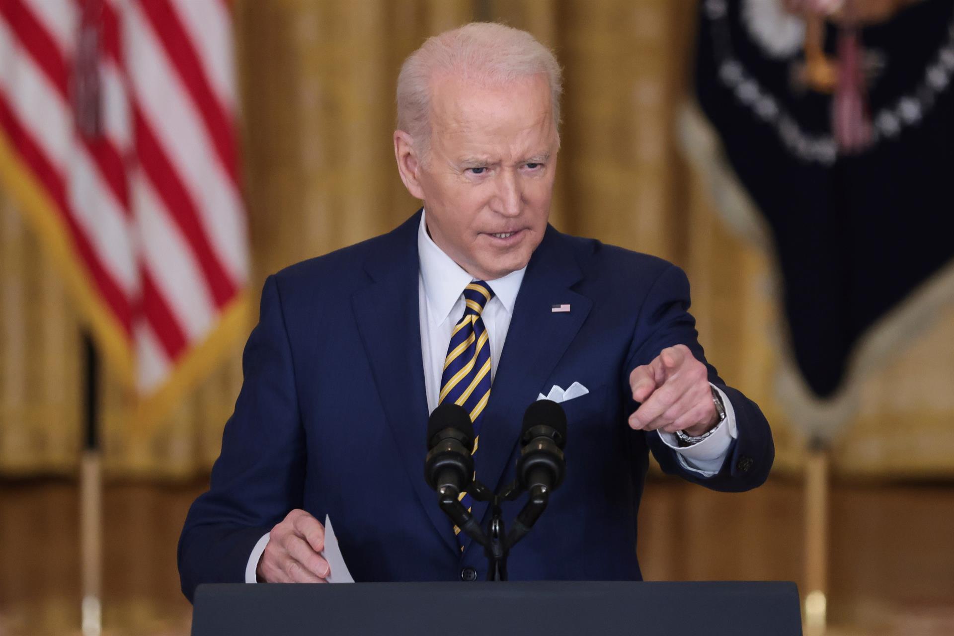 Biden predice que Rusia acabará atacando Ucrania y advierte: "Pagará un serio precio por ello"