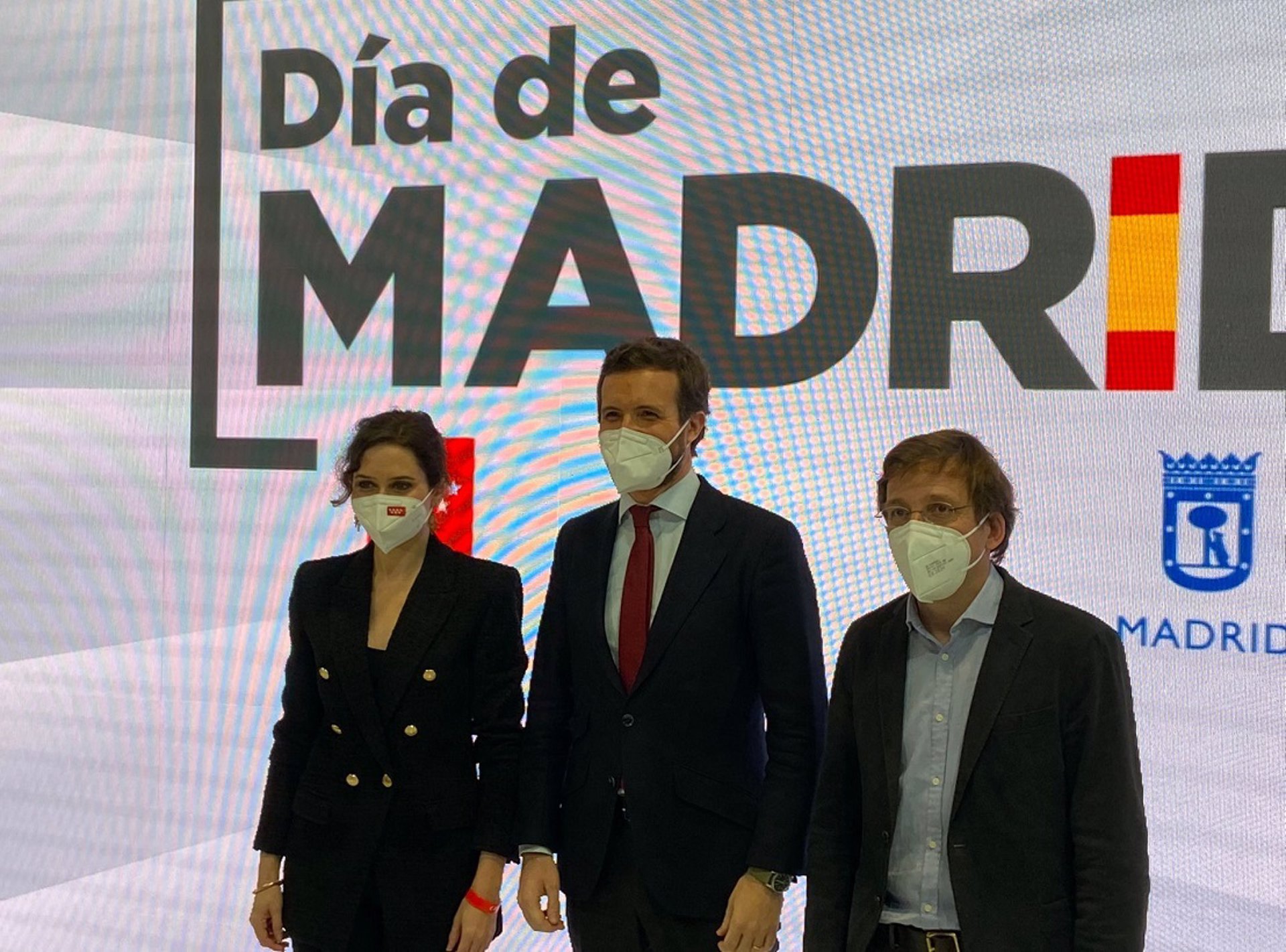 Casado, Ayuso y Almeida escenifican unidad en el pabellón de Fitur de Madrid