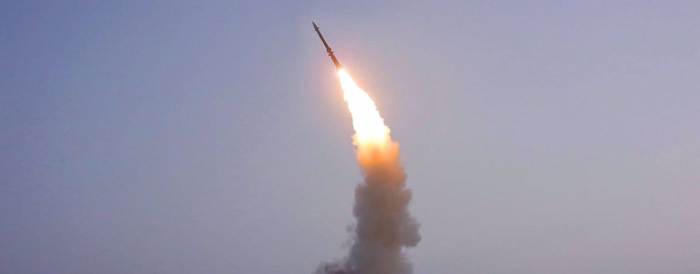 Corea del Norte aumenta la tensión en la región tras lanzar un misil al mar de Japón