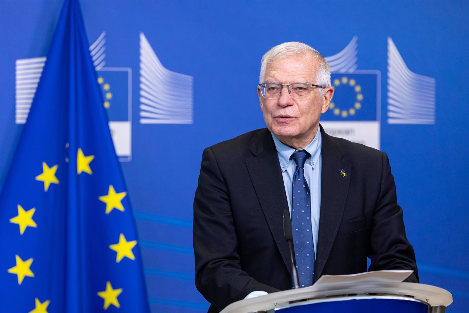 Borrell anuncia 500 millones más para reforzar a Ucrania con equipamiento militar pesado