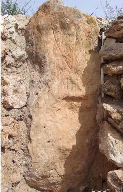 Hallan estatuas-menhir de la Edad del Cobre en antigua necrópolis de Almería