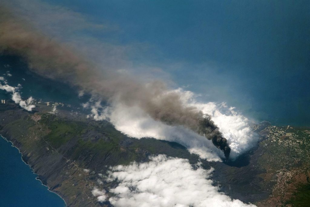 El volcán de La Palma opta a la mejor foto terrestre del año de la NASA