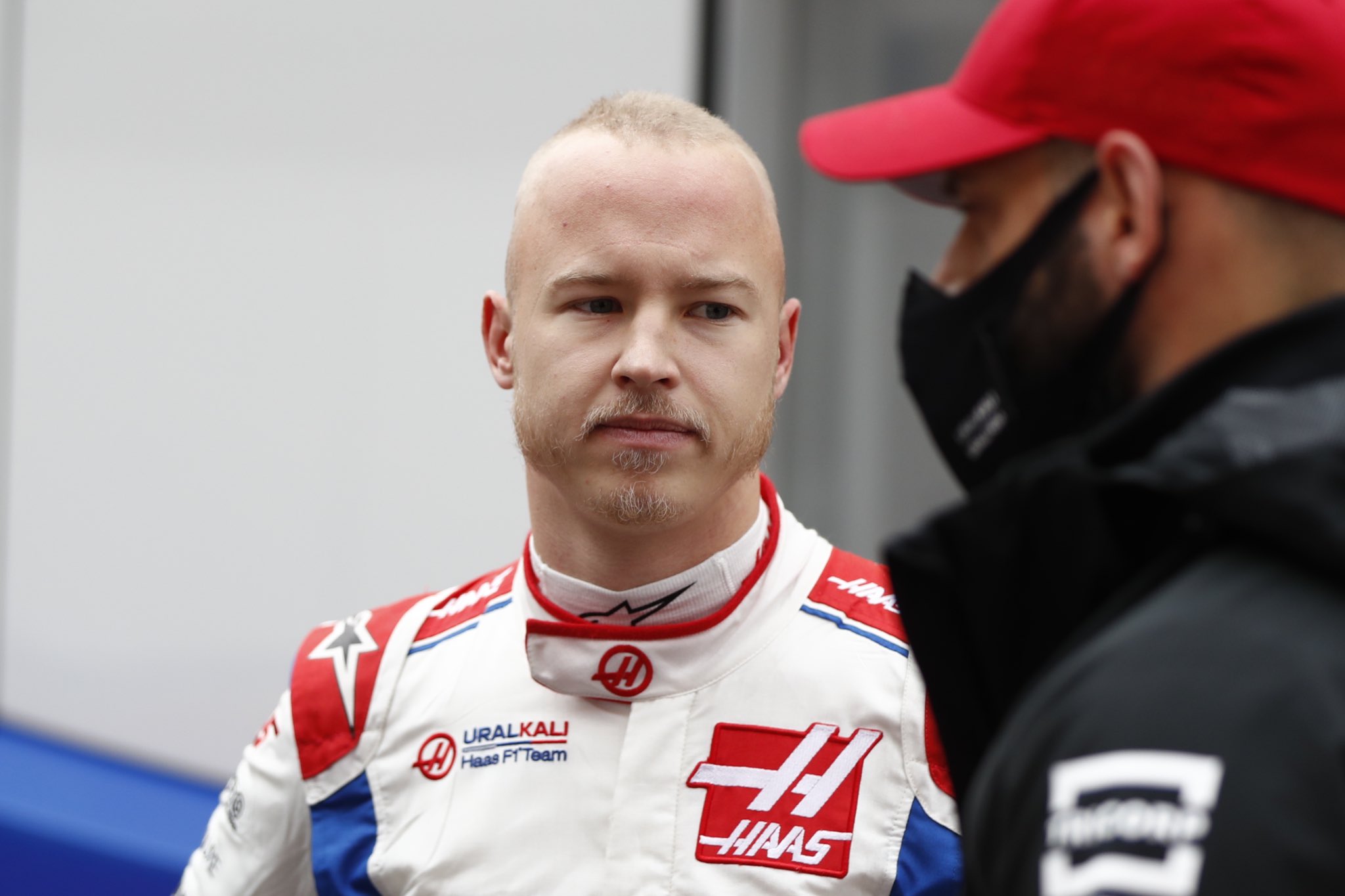 La escudería Haas rescinde el contrato del ruso Mazepin y el de su patrocinador principal