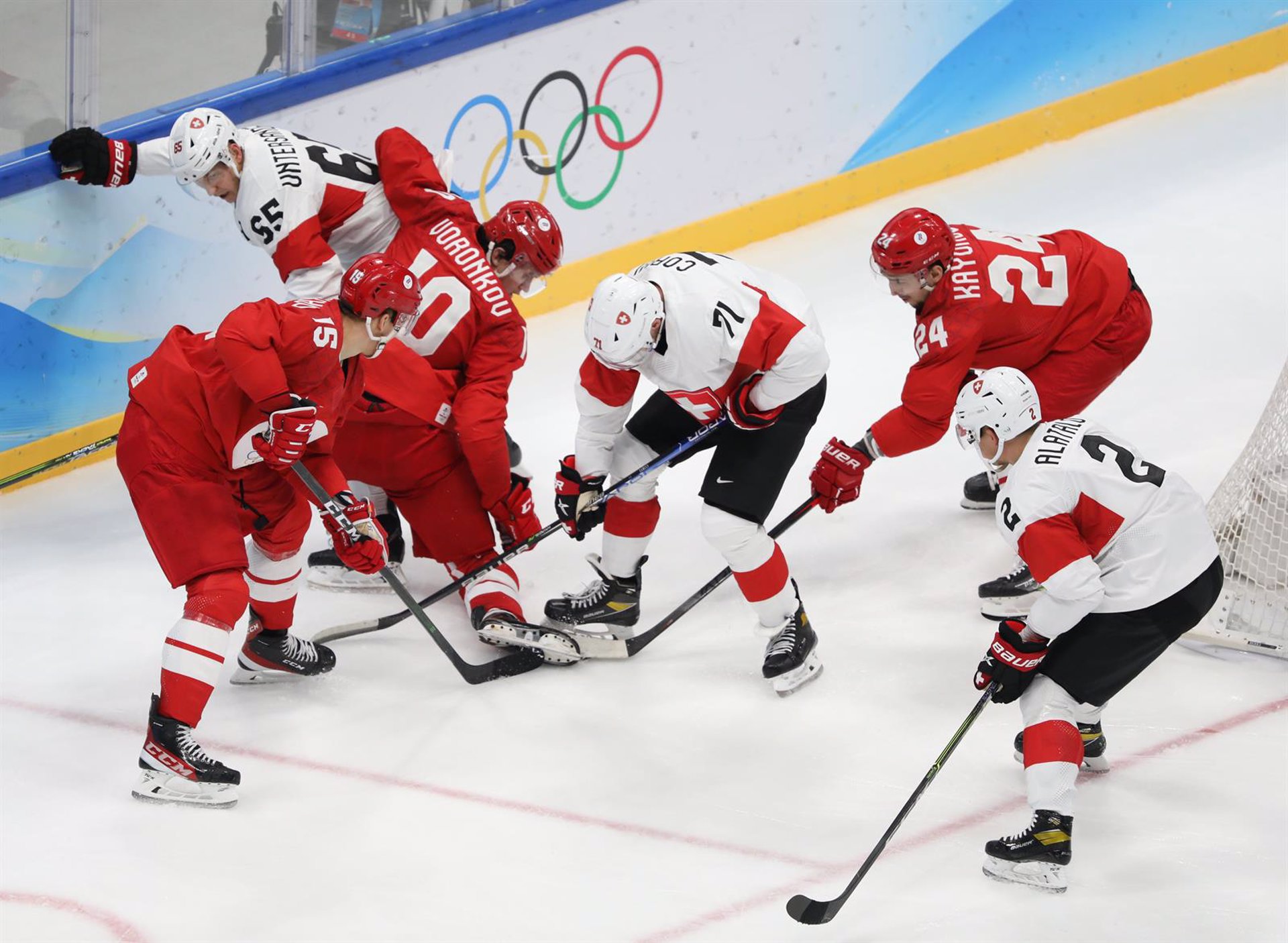 Imagen del Rusia-Suiza de hockey sobre hielo
